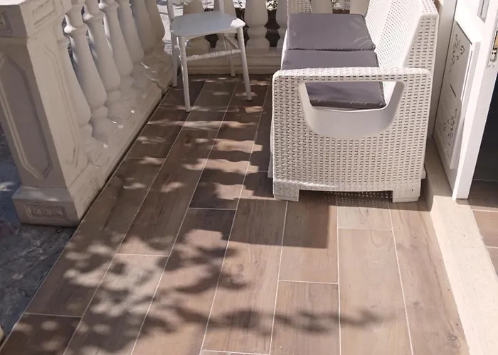 Elegant House In Apartment *